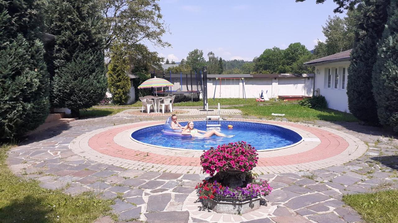 Resort Chribska Apartmany Adri מראה חיצוני תמונה