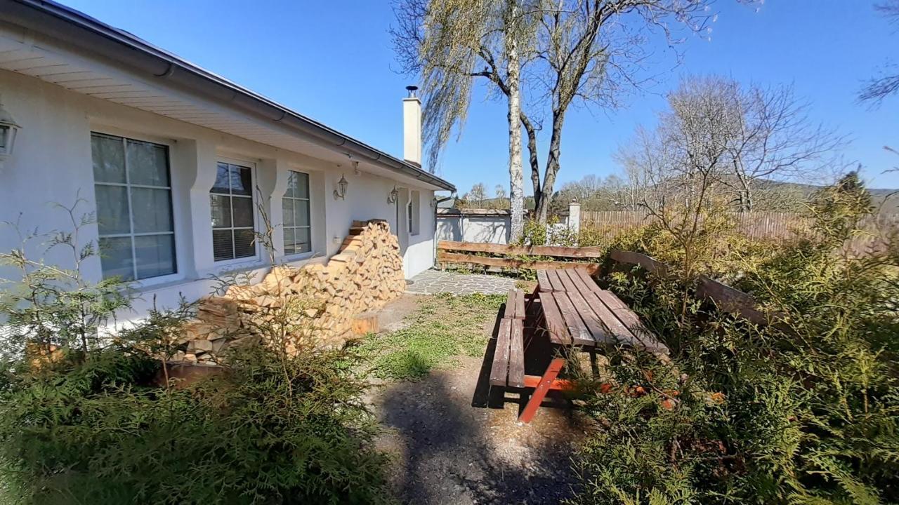 Resort Chribska Apartmany Adri מראה חיצוני תמונה