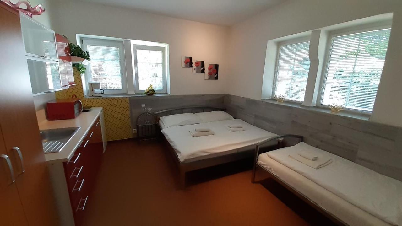 Resort Chribska Apartmany Adri מראה חיצוני תמונה