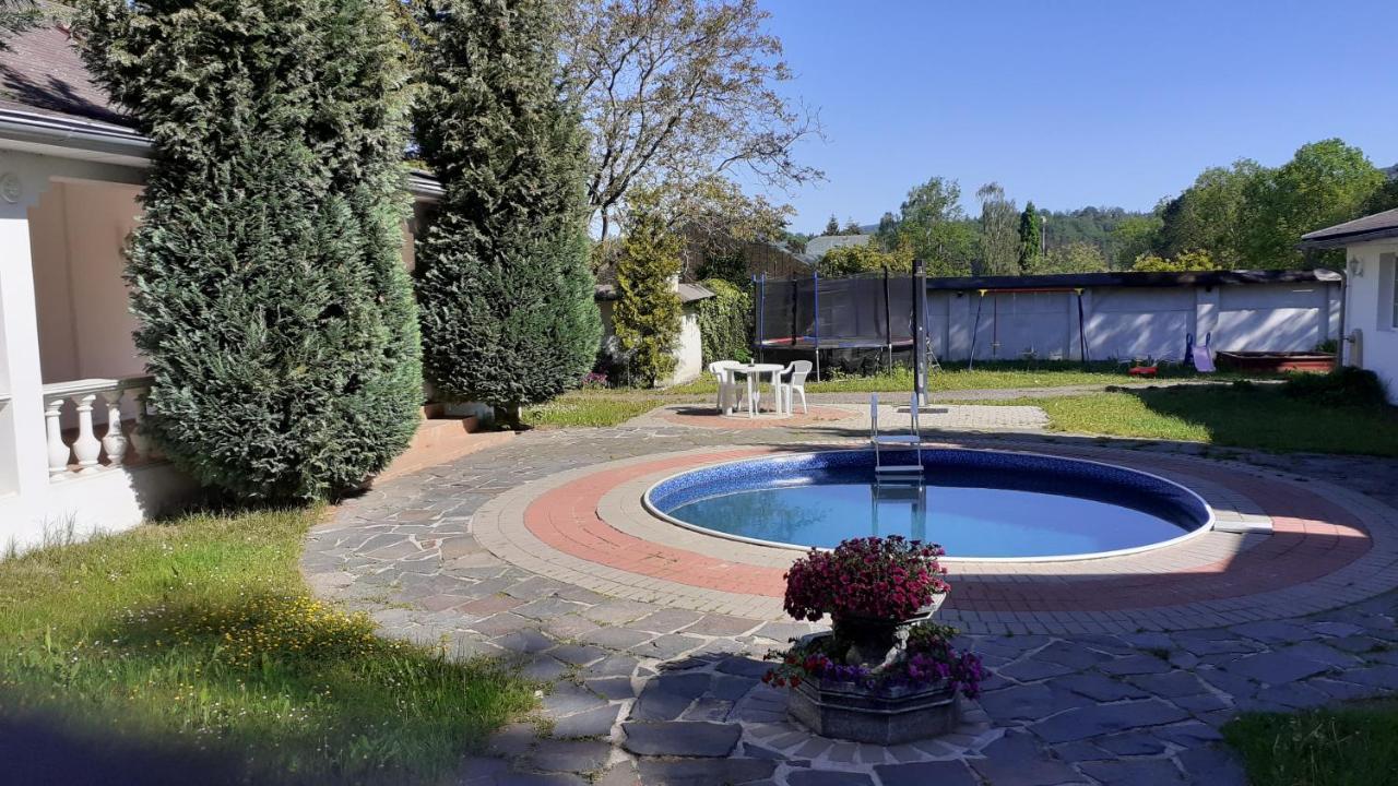 Resort Chribska Apartmany Adri מראה חיצוני תמונה