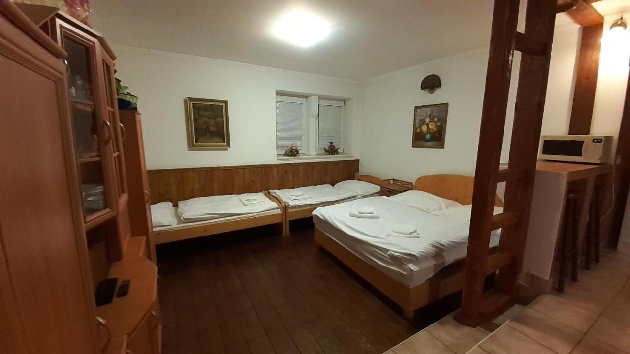Resort Chribska Apartmany Adri מראה חיצוני תמונה